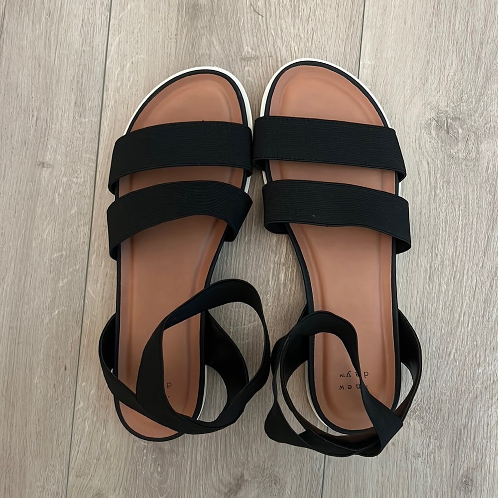 Esme Elastic Ankle Strap
Sandals - A New Dayr Black 8.5